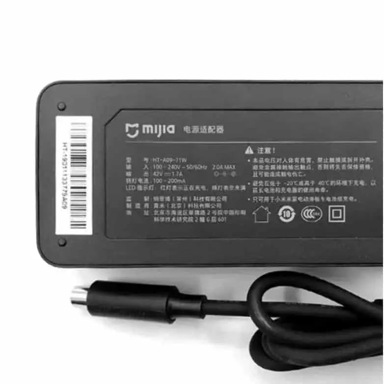 Vestigia® - Caricatore Adattatore Batteria per Xiaomi M365 Mi3 PRO Pro2  Essentials 1S, Ninebot Segway ES1 ES2 ES4 E22E E25E E45E- 42 V 2A - Monopattino  Elettrico - Spina EU : 