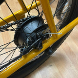 Ebike CARGO SUM UCO STEEL | Bicicletta elettrica 36V 10,4Ah | Freni a disco meccanici | Cambio SHIMANO 7 velocità | ruote MID FAT da 20″ e 3″